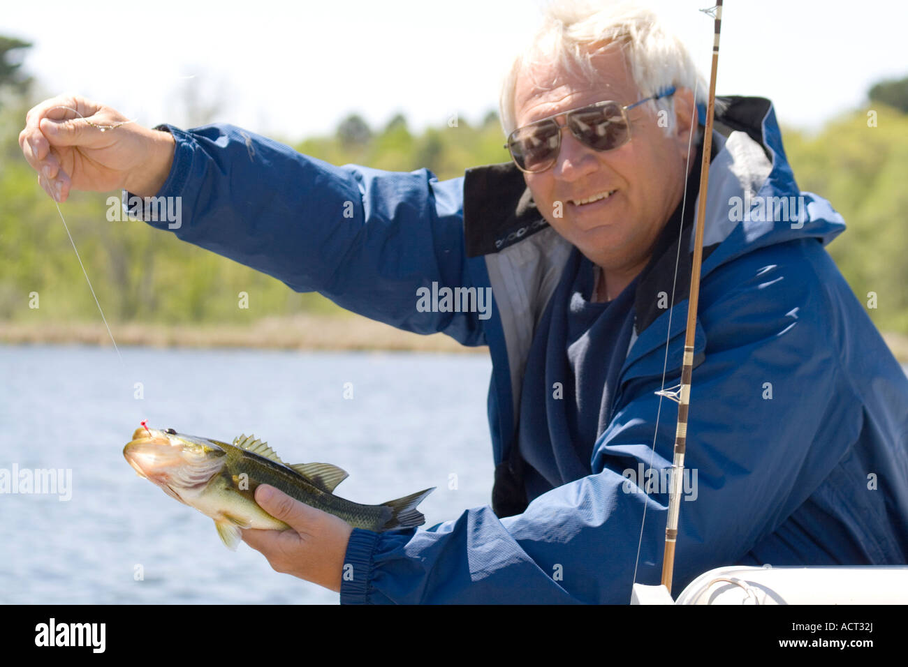 The Buzzbait Startup: Why Letting It Sink is Ruining Your Cast